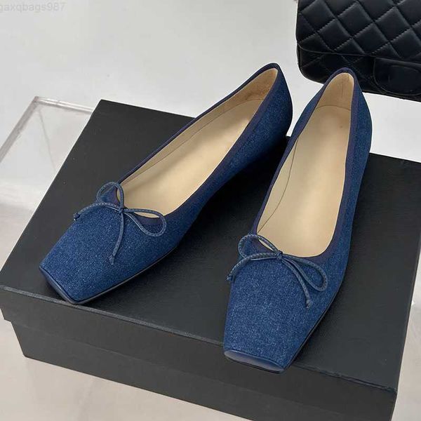 Dress Shoes 23ss Womens Dress Shoes Slip On Loafers Designer Calfskin Bow Square Toe Ballet Shoe Chunky Low Heels Casual Shoe Ladies Leisure