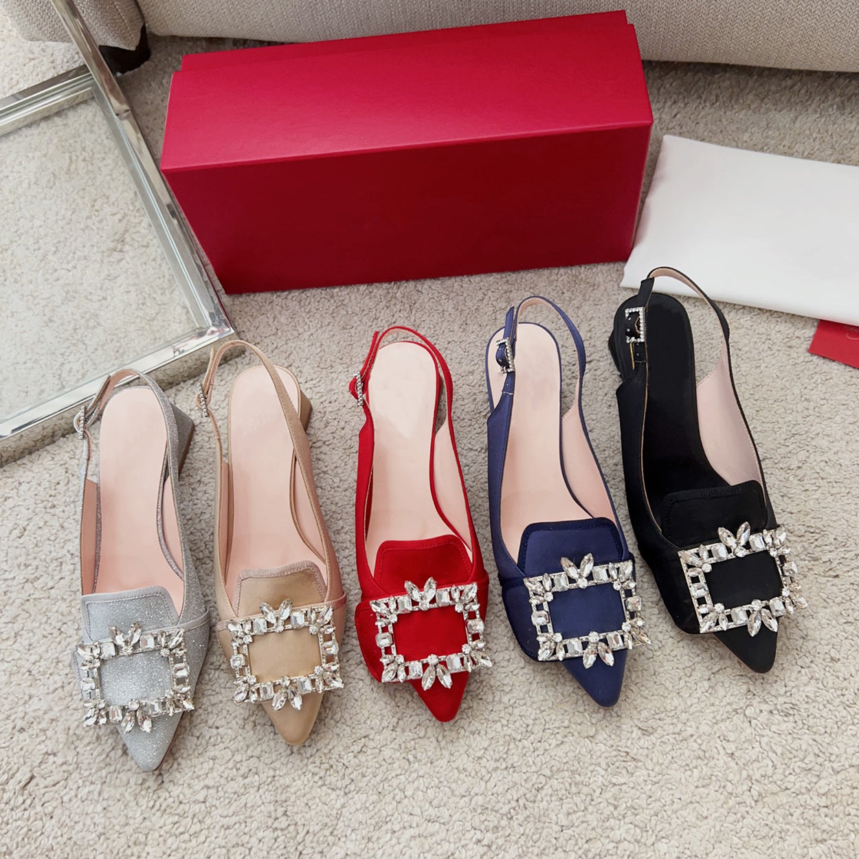 Shoes, sandals, designer shoes, classic reproduction, retro style, fashionable and versatile, leather outsole, rhinestone buckle sandals