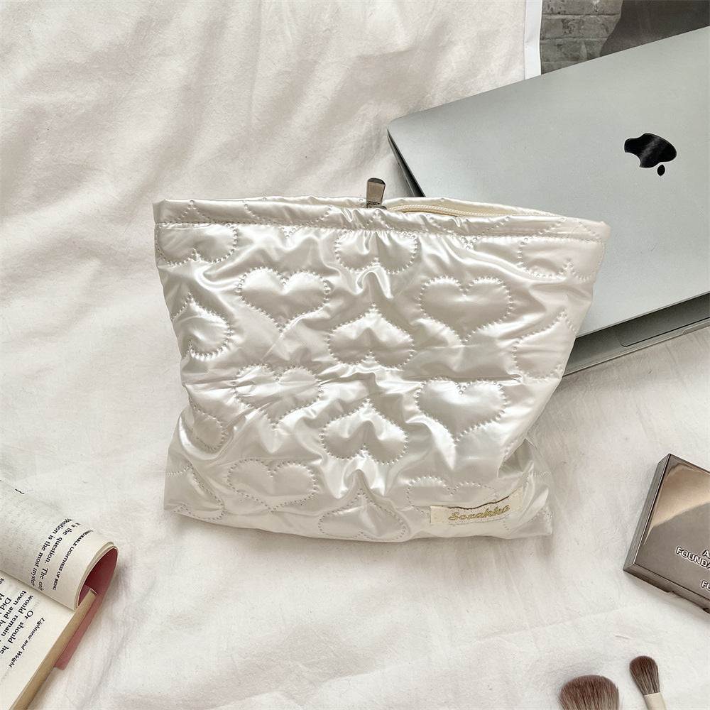111-2Korean style quilted heart clutch cosmetic bag skin care storage bag
