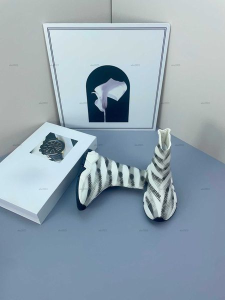 Classics Kids Sock shoes Knitted design baby Short boots size 26-35 Including Cardboard Box Interlaced stripe design boys girls sneakers