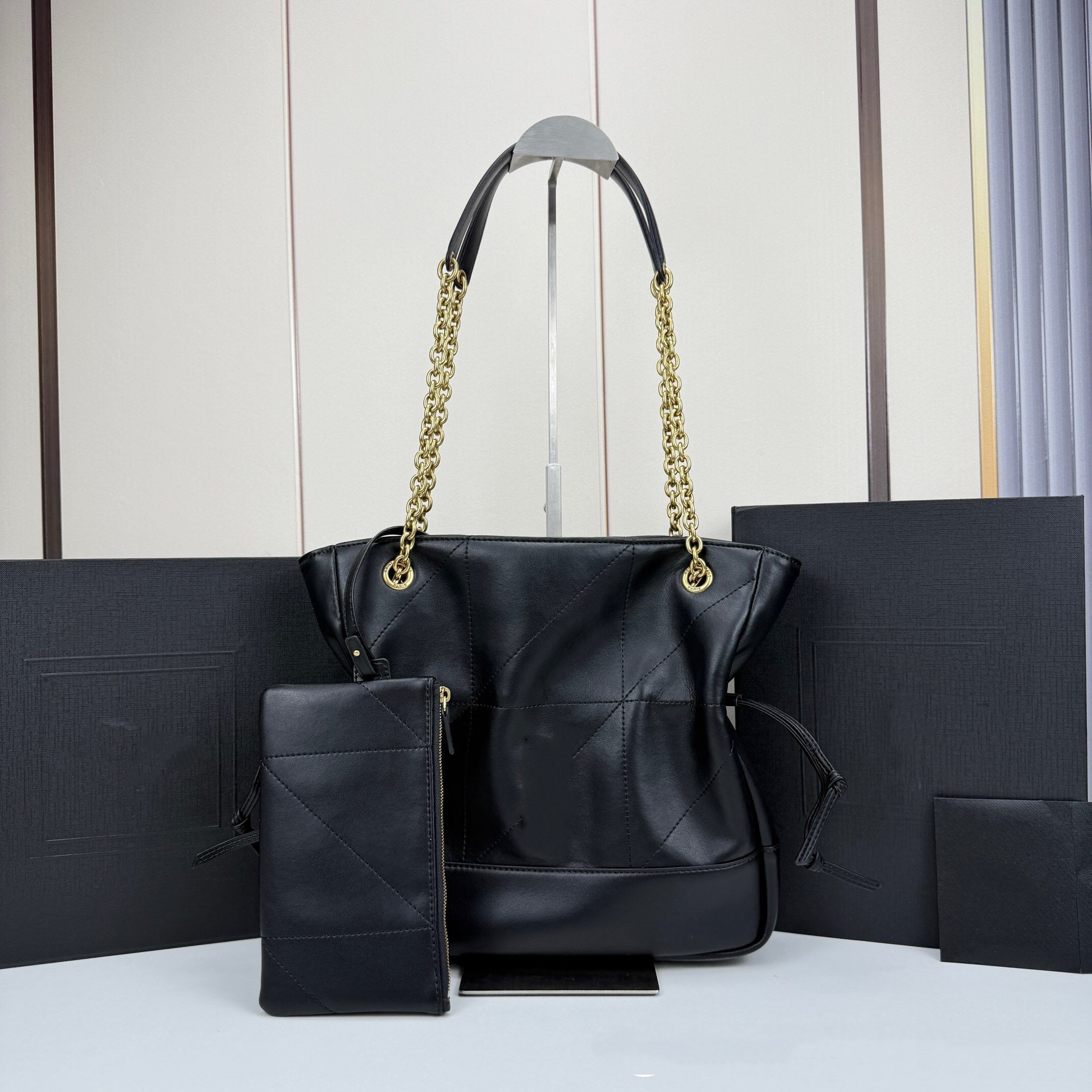 A565-AAAA Small Fresh Lily Flower Cosmetic Bag - Portable Travel Skin Care Storage