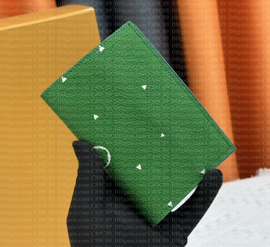 Designer Passport Holders High Quality Multiple Wallet POCKET Leather Card Holders Green Wallets Money Purse Credit Short Clutch Bags Men and Women