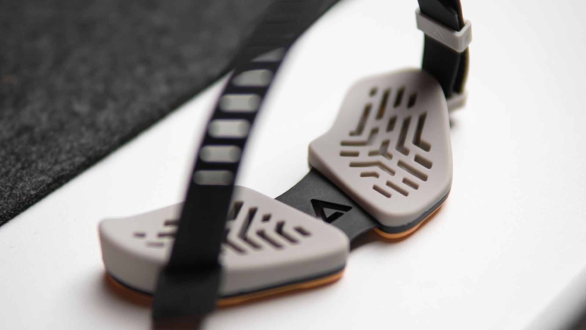 Deltahub Carpio G2.0: Gaming Wrist Rest Grey - L