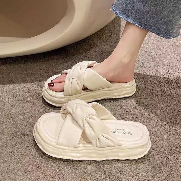 Slipper 2024 New Wens Slippers Thick Sole Sandals Summer New Matsuda Versatile Fairy Style Anti Slip Soft Sole Beach Cross Slippers Z241107