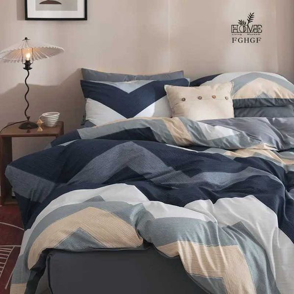 Soft Breathable Pure Cotton 4-Piece Bedding Set - Simple Sheets Fitted Sheet & Quilt Cover
