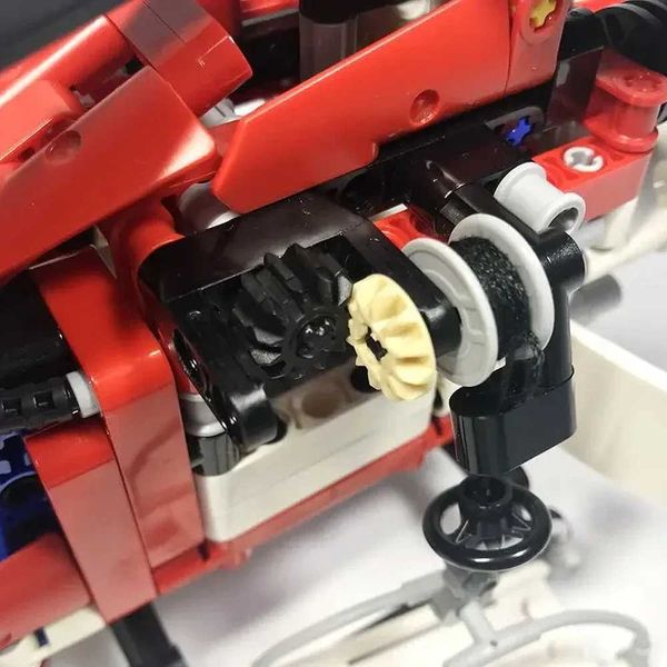 325pcs Rescue Helicopter Technical Model Building Blocks Set Create Adorable Masterpieces for Plane Decoration Model GiftsC250110