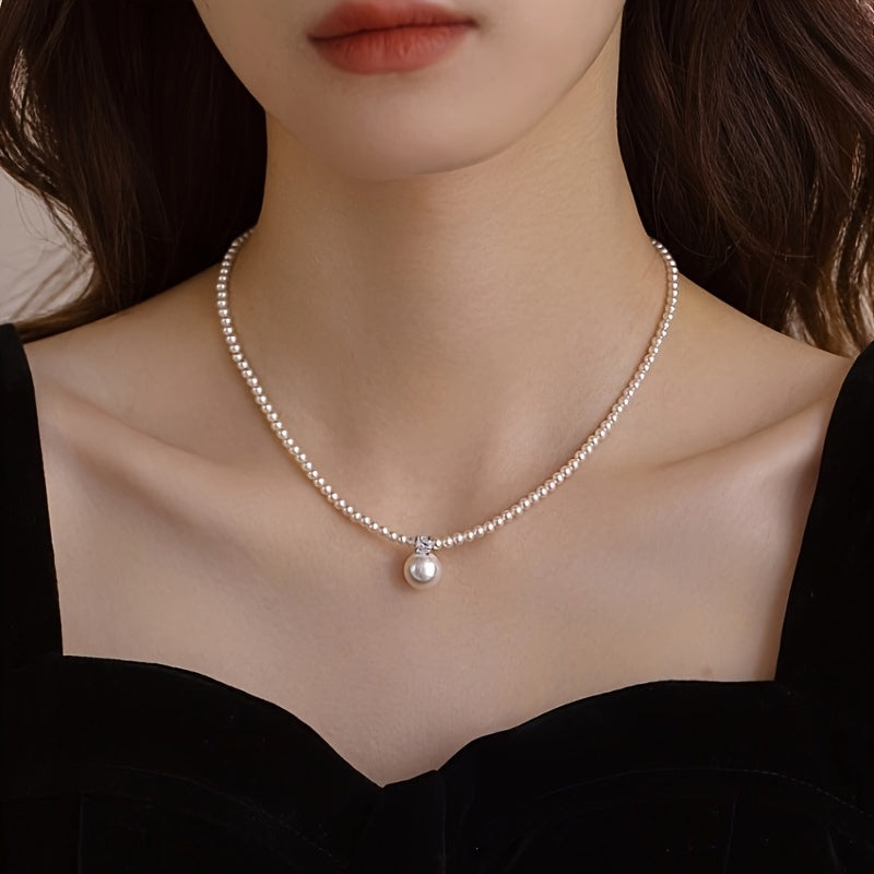 TEMU Elegant Freshwater Freshwater Pearls Pendant Necklace - Delicate Clavicle Chain With Central Freshwater Pearls And Accent, Casual Attire And