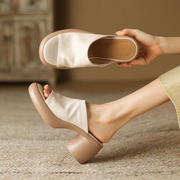 2024 New Versatile High Thick Bottom One Word For Women&#039;s Summer Fashion Outerwear Simple Coarse Heels Soft Cool Slippers