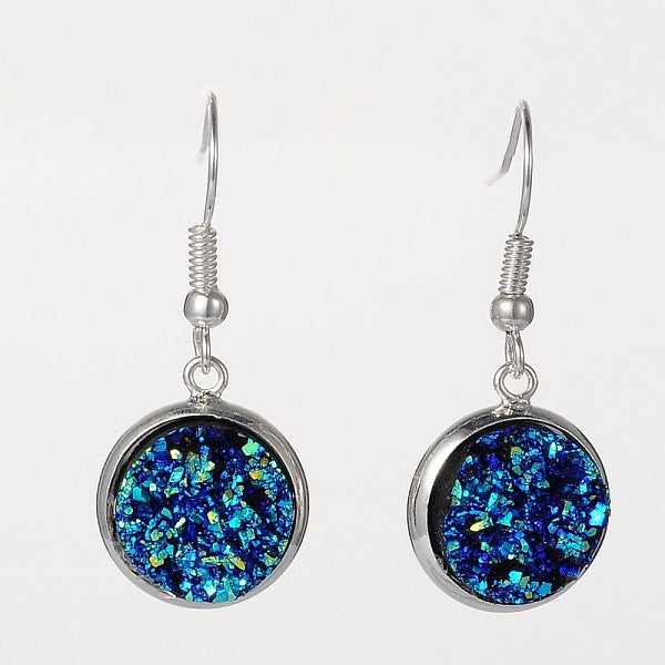 Boucles d'oreilles pendantes en résine druzy en laiton plat plaqué couleur argent