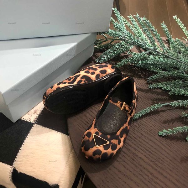 Luxury kids Leather shoes Leopard print girls Sneakers designer Princess shoe Size 26-35 Including shoe box Lovely pink baby flat shoes