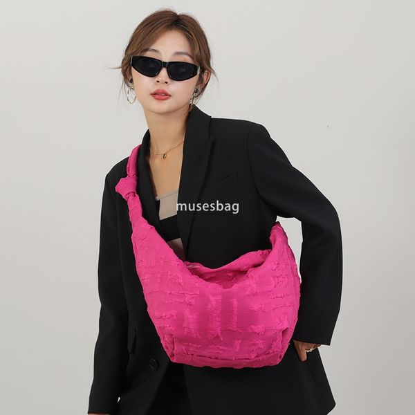 Korean niche design new mesh bubble bag women&#039;s Korean version cloud pleated bag casual one shoulder diagonal cross armpit dumpling bag