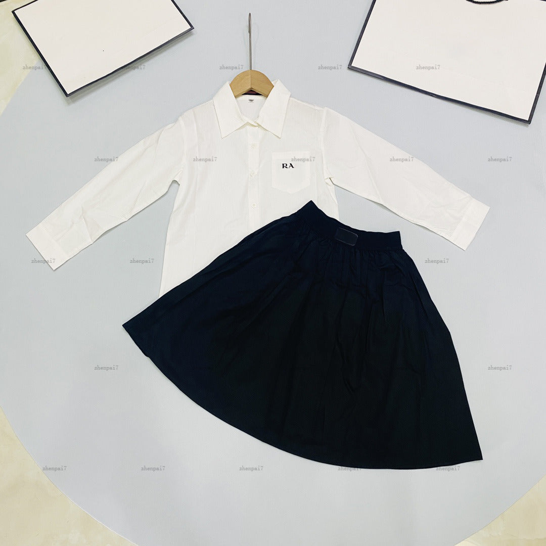 Top girls dress suit Autumn baby shirt set set kids designer clothes Pocket decoration lapel shirt and skirt A093X03N031