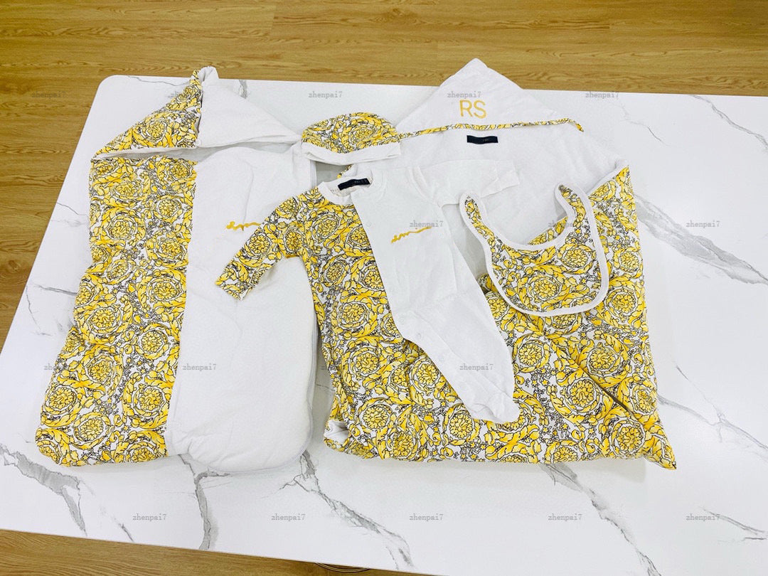 Top kids jumpsuits Golden patterns infant Five piece set newborn baby bodysuit Hat Bib Blanket and Embrace a quilt A382X11N191