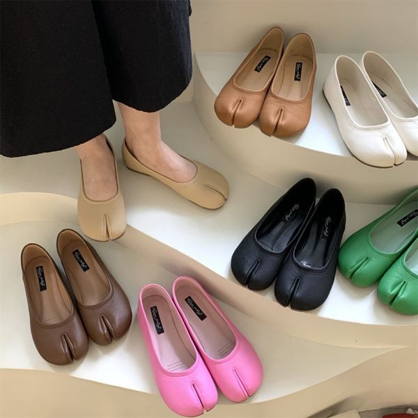 Candy Color Split Toe Flat Shoe Brand Designer Pig&#039;s Trotters Flats Soft Bottom Loafers For Woman Tabi Ninja Moccasins