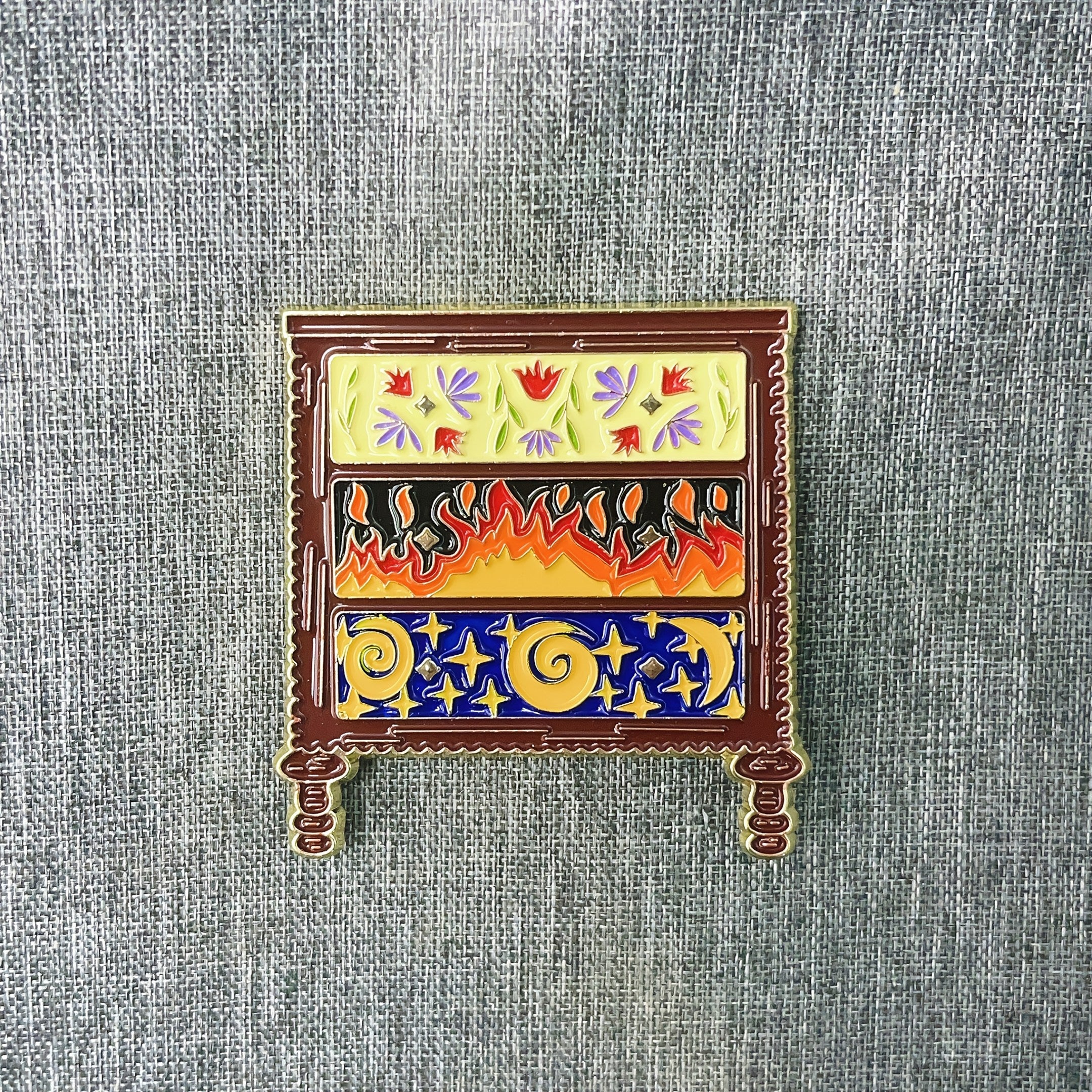 TEMU 's Dresser Enamel Pin - Alloy, Preppy Style, Floral Detail, J. Fantasy Inspired Brooch For Backpack, Hat, And Collar Decoration