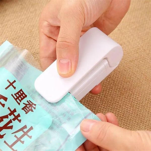 Kitchen Tools Mini Heat Bag Sealing Machine Package Sealer Bags Thermal Plastic Food Bag Closure Portable Sealer Packing Kitchen Accessories