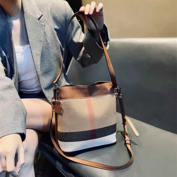 Luxury brand designer handbag 2024 new womens bag high-capacity casual cross body bag womens fashion trend leather handbag X241107