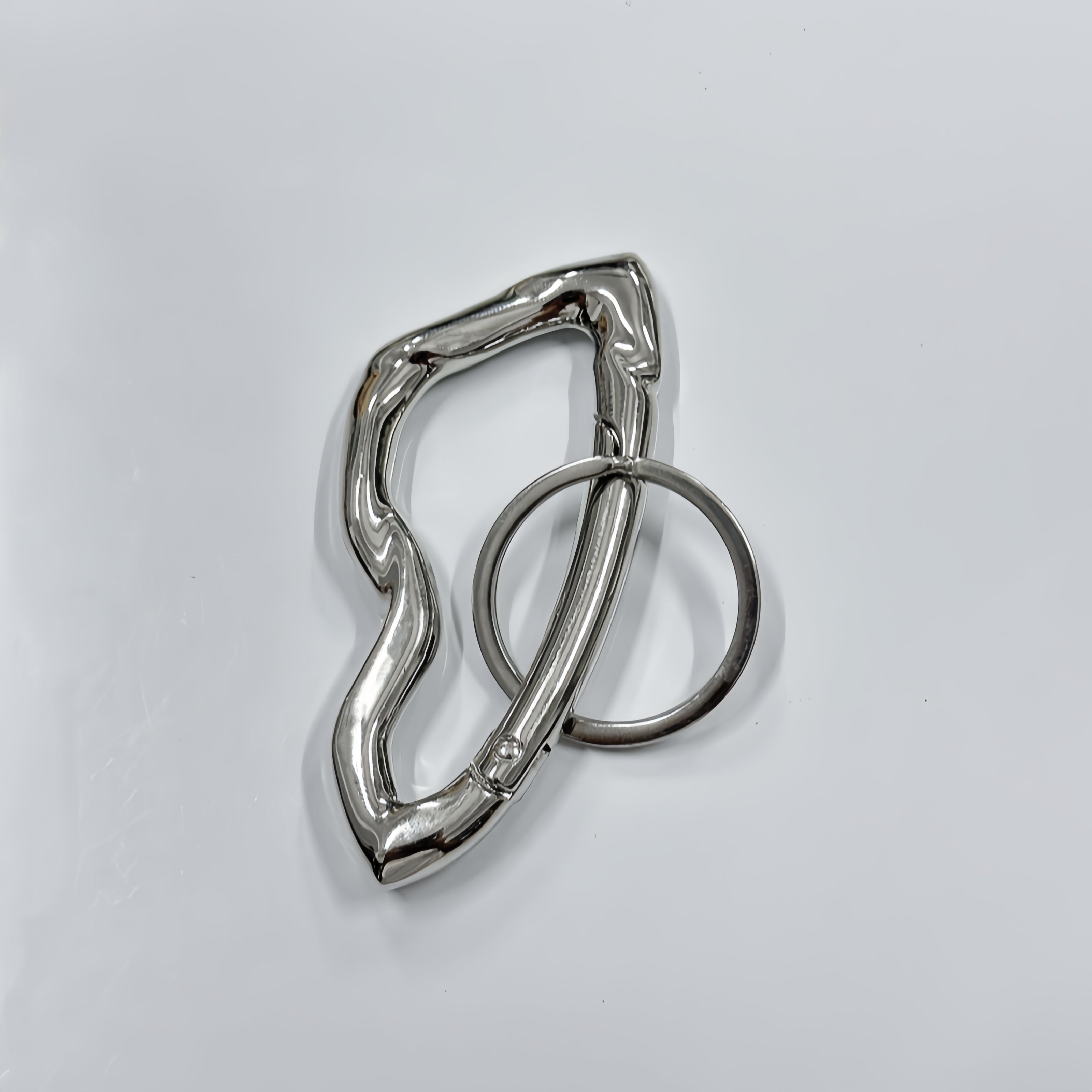 TEMU Trendy Silvery-black Irregular Shaped Keychain, Alloy Lock With Key Ring, Silvery Alloy, Suitable For Fashion Accessories, Bag Pendants, Trendy