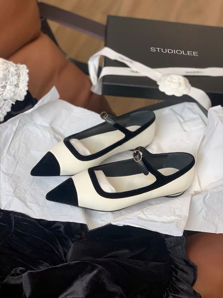 2024 light mouth color belt buckle thick heel flat bottom Mary Jane shoes