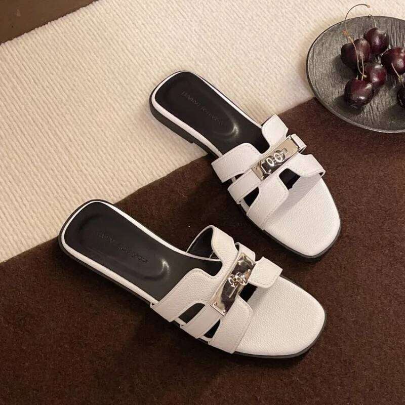 Women&#039;s Flat Shoes Barefoot Outside Woman Pu Cross Belt Slippers Women Metal Decoration Sandals 2025 Summer Ladies Fashion Shoe
