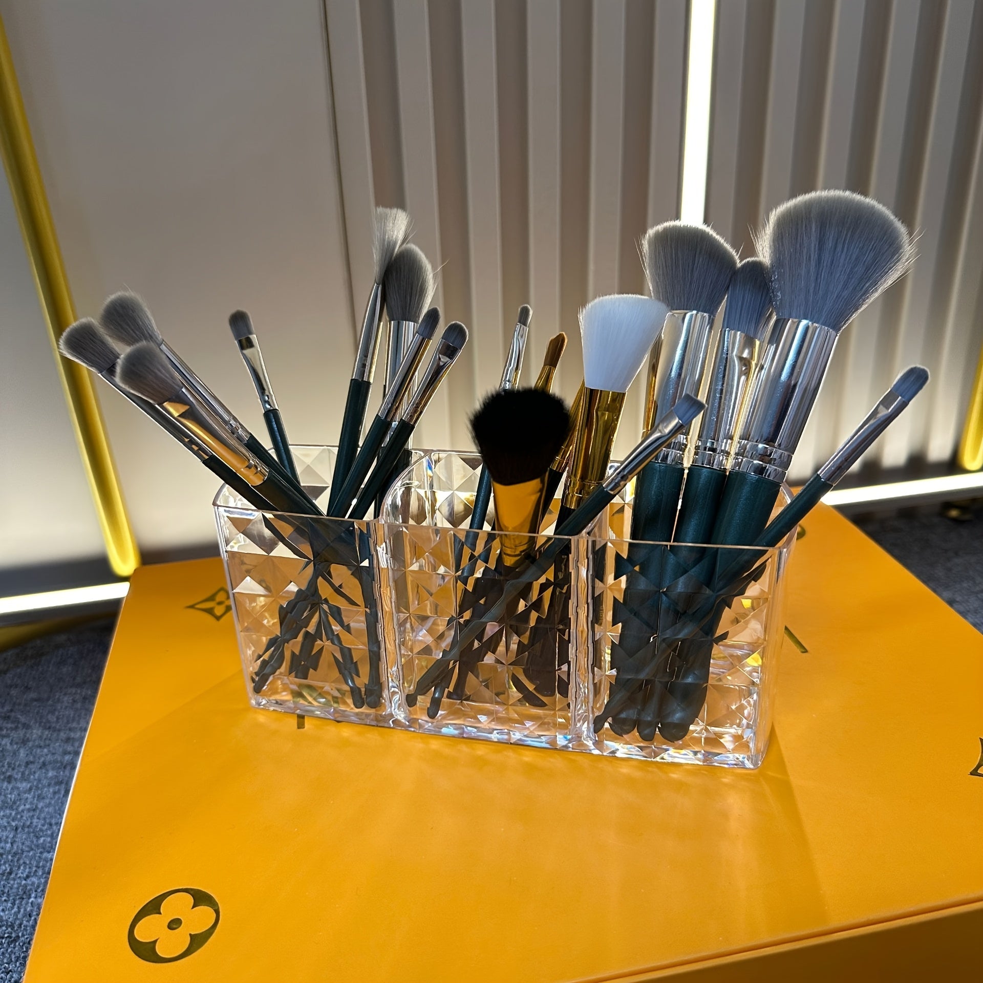 TEMU Makeup Brush Holder For Vanity, Acrylic Clear Small Compact Nail Hair Lip Liner Brush Pen Organizer With 3 Slots