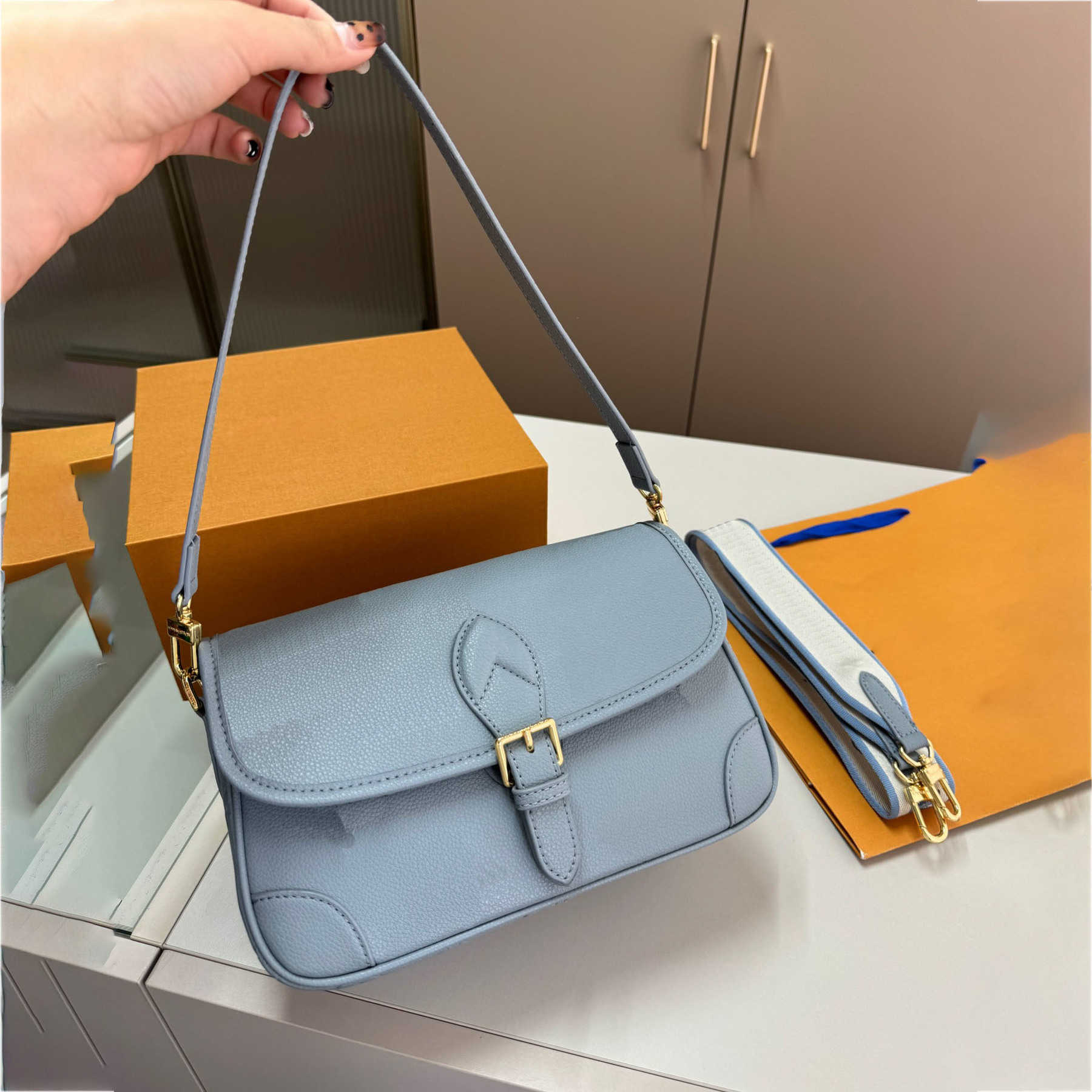Mirror Quality Shoulder Bags Women Designer Bag Handbags Messenger Purse Womens Leather Handbag Satchel Wallet Diane Bags 240415 33ec