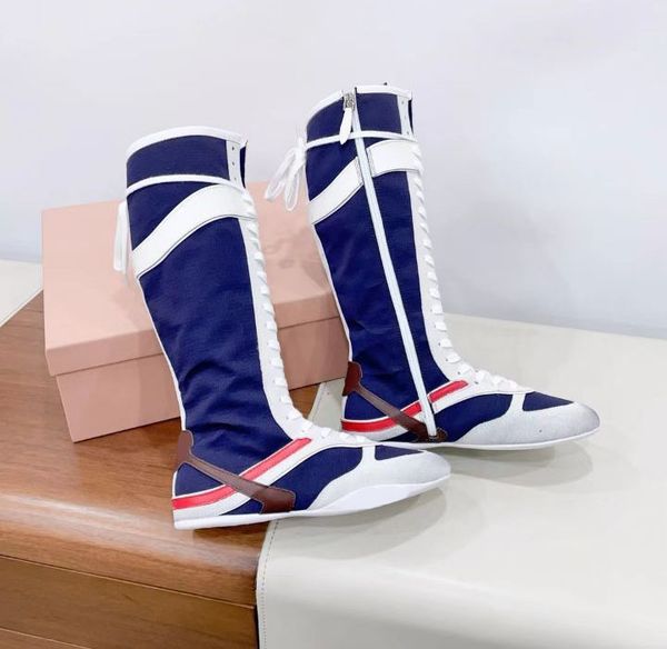 Botas de couro genuíno de alta qualidade femininas Boots compridos e exclusivos designers de corda amarrada de corda casual Shoes planos par