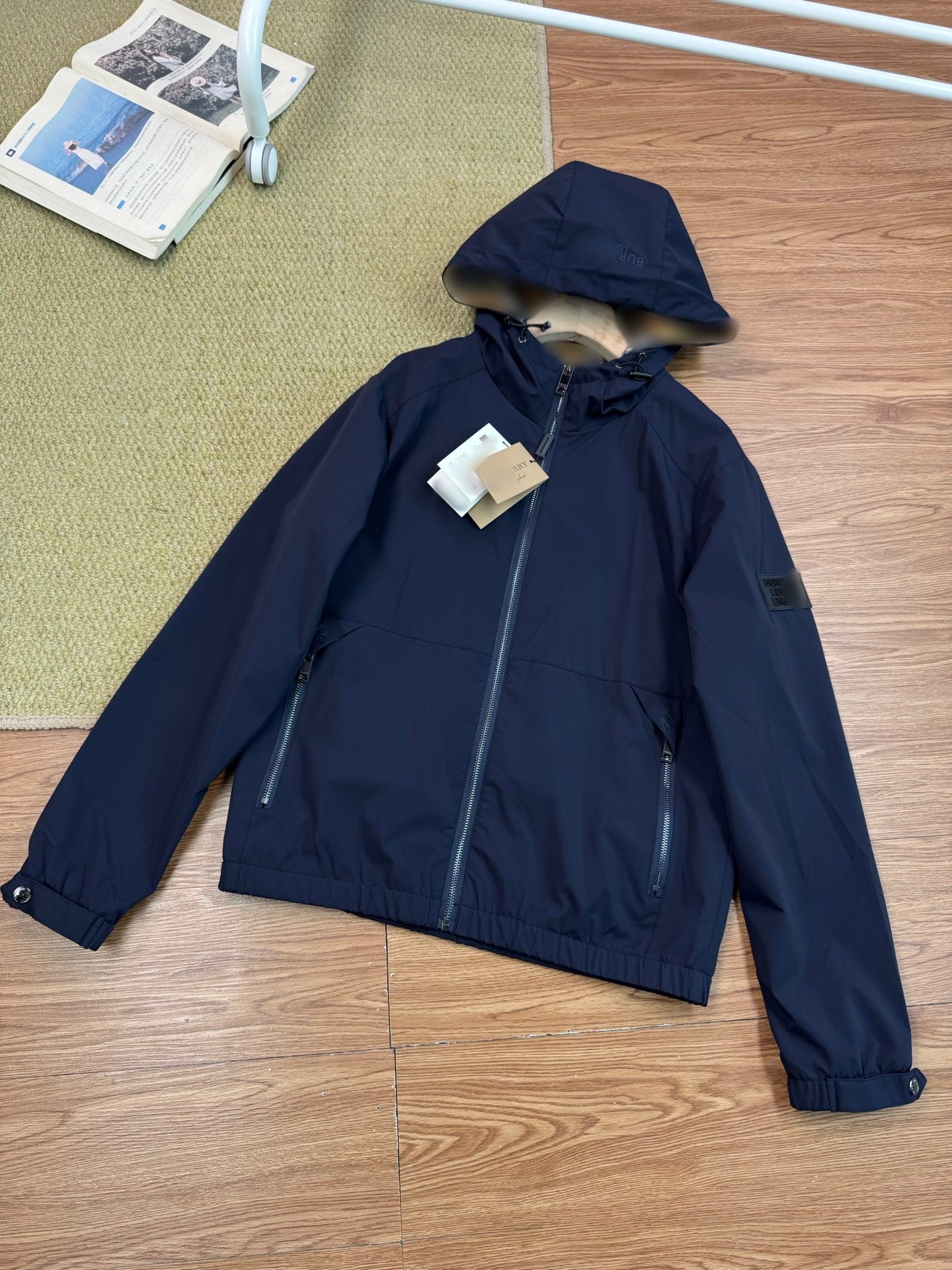 Designer Men&#039;s Jacket Classic Design Leather Logo Hooded Jacket Fabric Lightweight, Comfortable and Fashionable