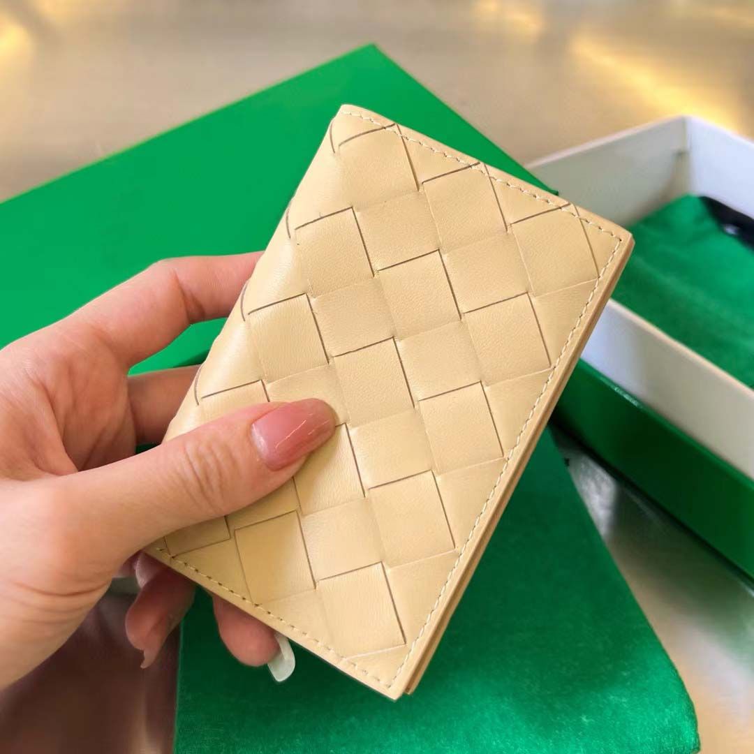 10A Mirror Quality Designers 11cm Intrecciato Flap Case Womens Real Leather Holders Mens Wallet Black Card Slots Coin Purse