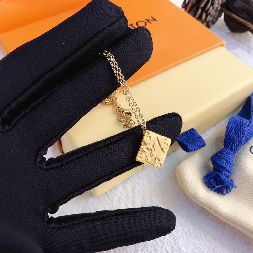 Women Luxury Designer Necklace Choker Pendant Chain 18K Gold Plated Stainless Steel Letter Necklaces Wedding Jewelry Fashion Versatile Accessories X