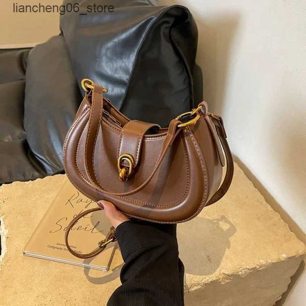 Hobo Indoor company saddle shaped horizontal bag solid indoor zipper pocket 2024 hot selling Pu womens handbag L240910