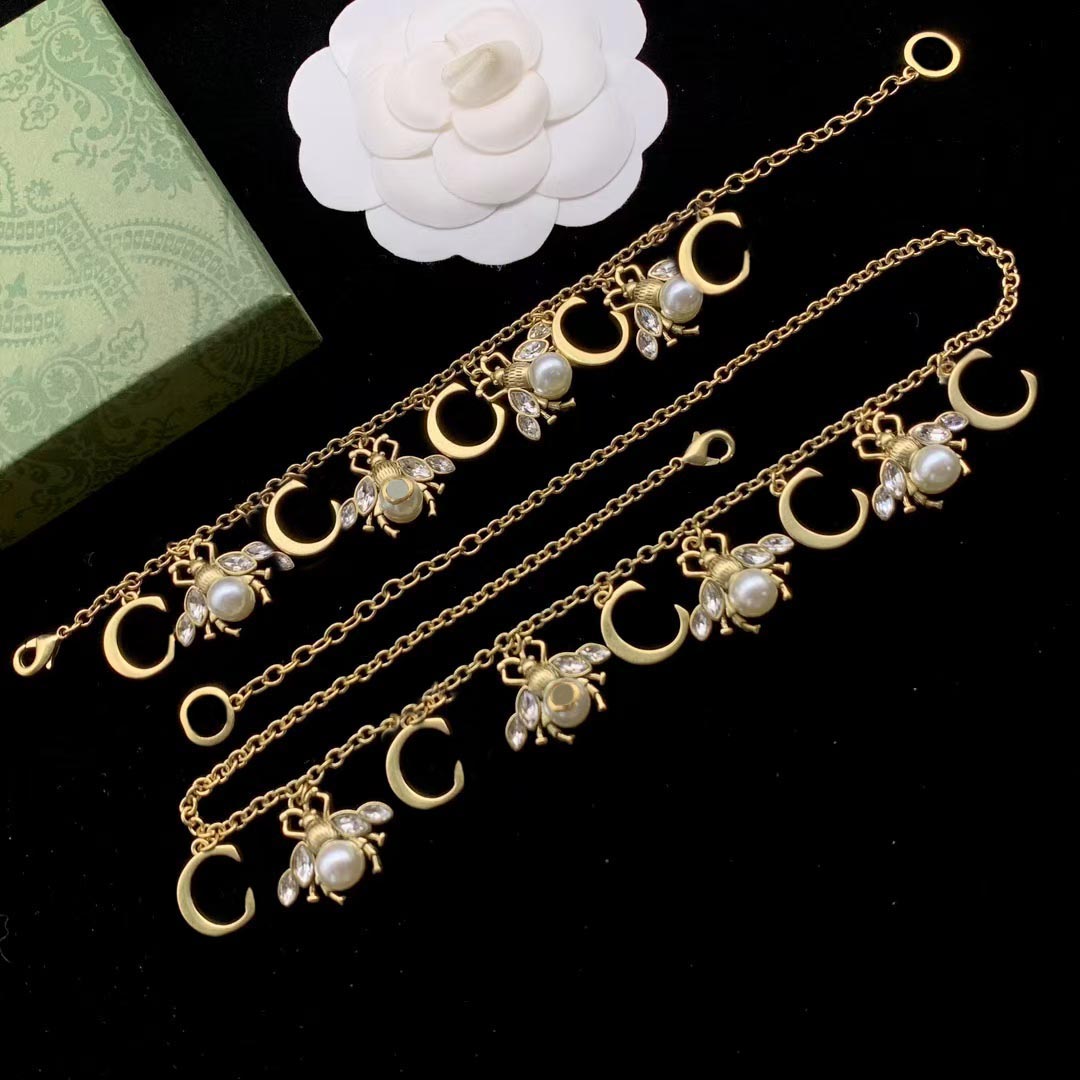 Luxury designer Honeybee pendant necklace Chokers 14k gold fashion charm bracelet Women&#039;s Gift jewelry set