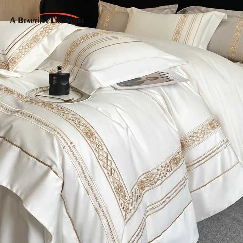 100% Egyptian Cotton Luxury Gold Embroidery Hotel Style Bedding White Grey Duvet Cover Set Fitted Sheet Bed Sheet PillowcasesXJ250220