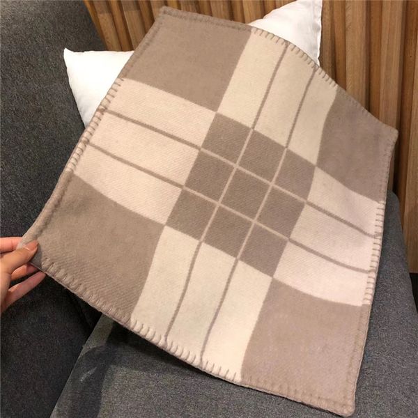 European and American luxury style designer H pillowcase cashmere wool cushion cover, decorative pillow for sofa, office living room Best qu