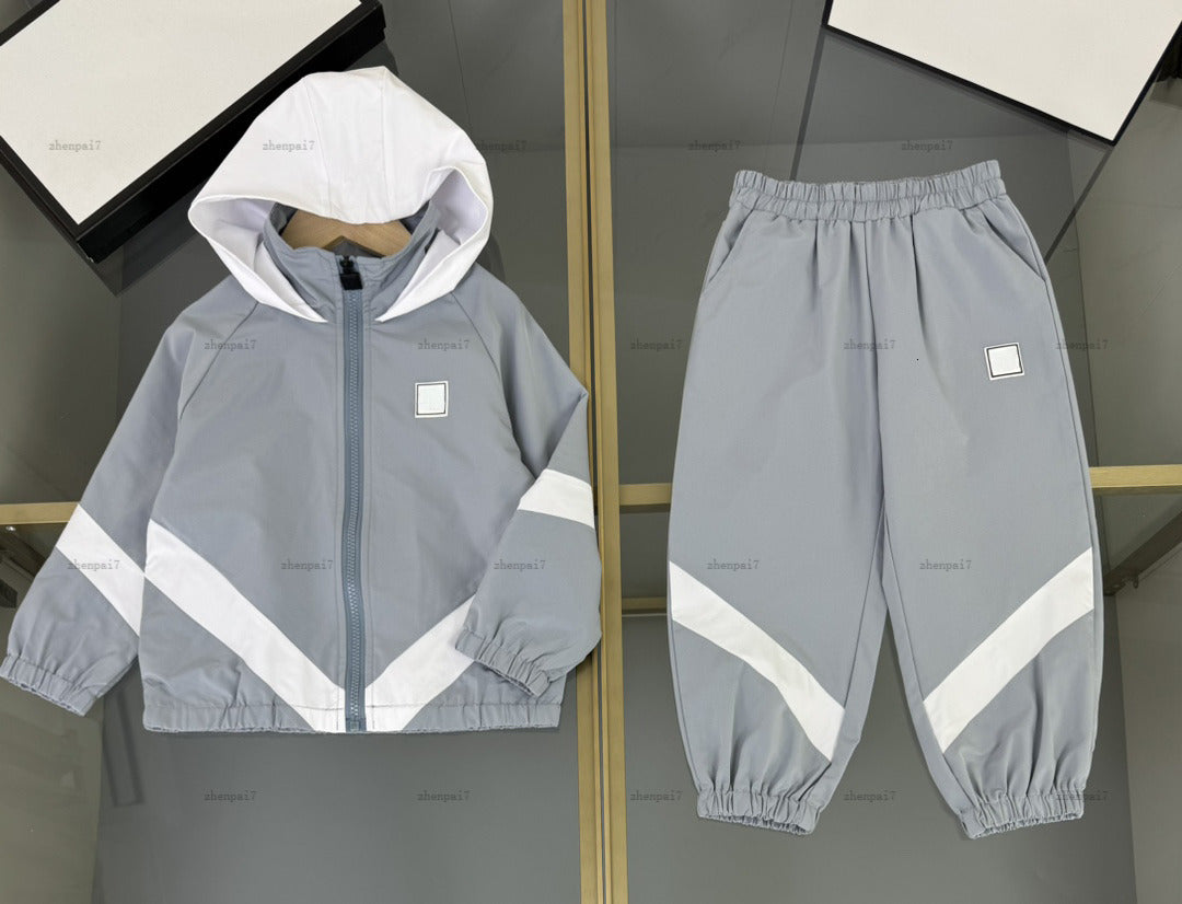 Top kids coat set Windproof and rainproof tracksuits baby two-piece set kids designer clothes jacket and sweatpants A941X26N000