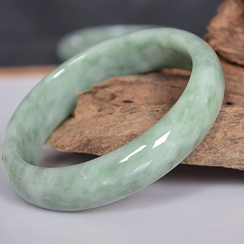TEMU Women's Elegant Green Stone Bracelet - Smooth Polished Finish, , Casual Attire Accessory, Versatile Jewelry, Seasonal Fashion | Minimalist