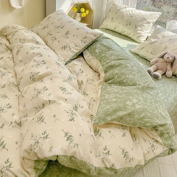 Retro Floral Duvet Cover Set 2x2.3M 4 Piece Warm Tone Bedding Set with Pillowcases for Bedroom Decor