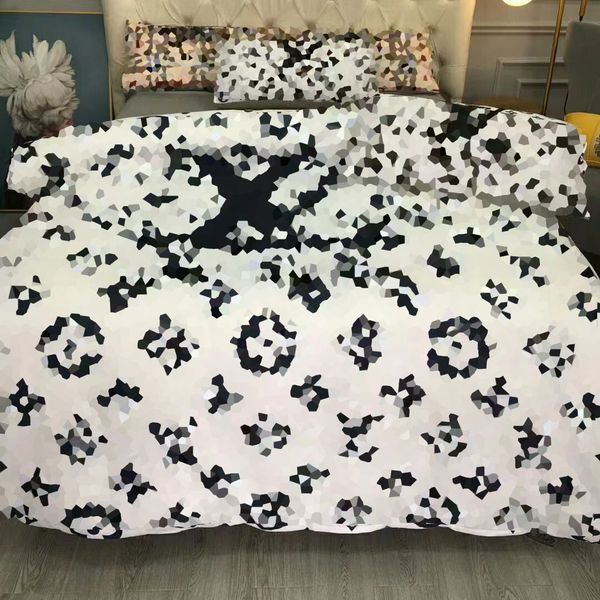 Luxury Designer Bedding Sets Letter Printed European Style