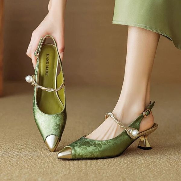 Womens sandals summer retro style low anklet high-heeled shoes fashionable temperature pearl slim high-heeled sandals 241111