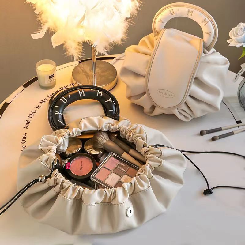 Women designer Makeup Bag Large capacity toilet bag quilted storage bag Portable skin care bag for outdoor Multi-purpose drawstring storage bag