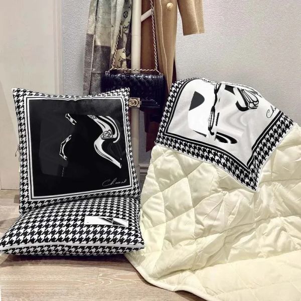 Designer pillow decoration luxurious and fashionable animal retro wool pillowcase, dual-use pillow blanket car cushion-1
