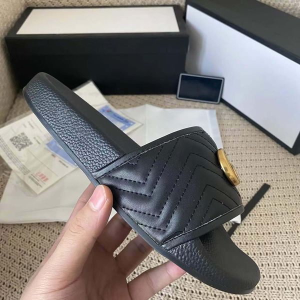 Mens Womens Slippers Brand Designer Sandals Flat Versatile Leather Casual Comfort Flip p black ral green wers shoes Fashion summer sandals