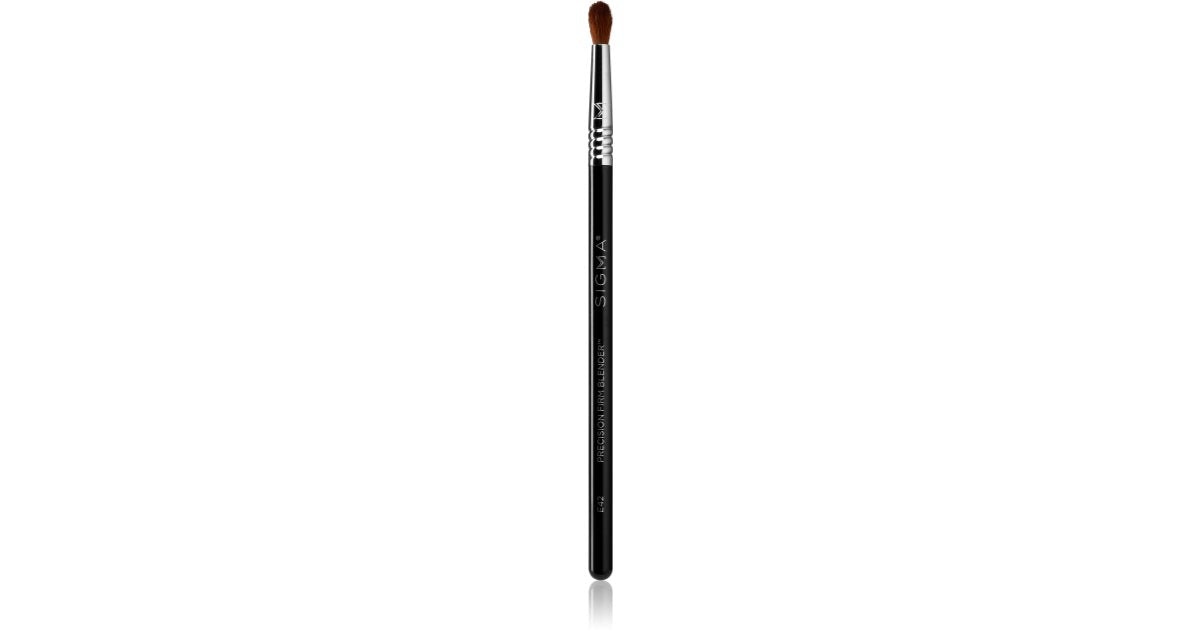 Sigma Beauty E42 Precision Firm Blender precision brush for eyeshadow application