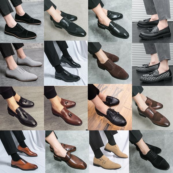 Luxury Men Round Round Toe Mocares em relevo mocassins de alta qualidade Office Business Sapatos formais de apartamentos de condução Tamanho