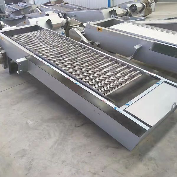 Rotary grid cleaning machine for sewage treatment plants - Circular rake teeth rotary cleaning machine