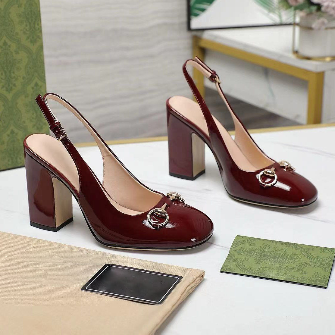 Summer New Airback Sandals Fashion Show Mary Jane Sandals Color Diamond Heel Square Head Design Comfortable and versatile