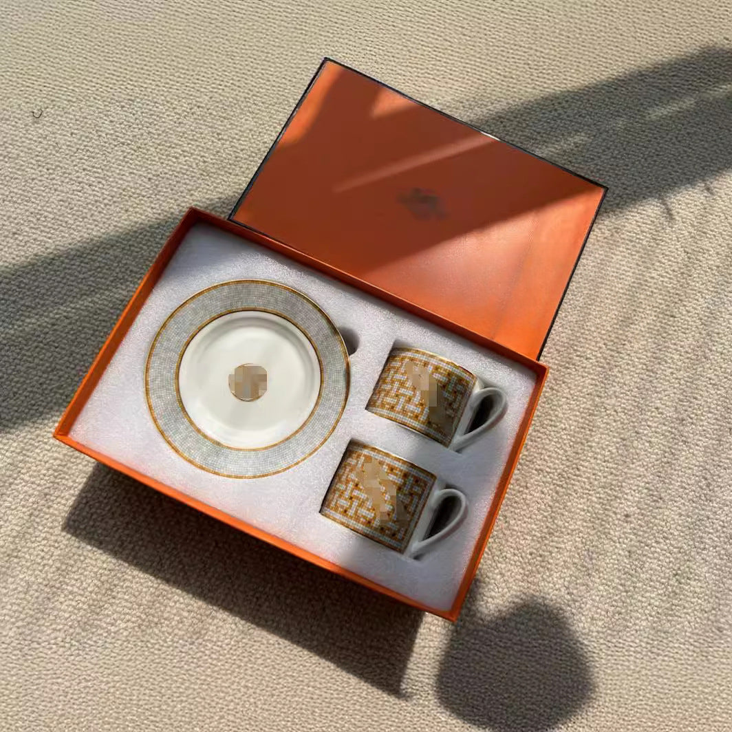 New Fashion Coffee Tumblers Cup Set European Afternoon Tea Set Red Saucer Gift Box