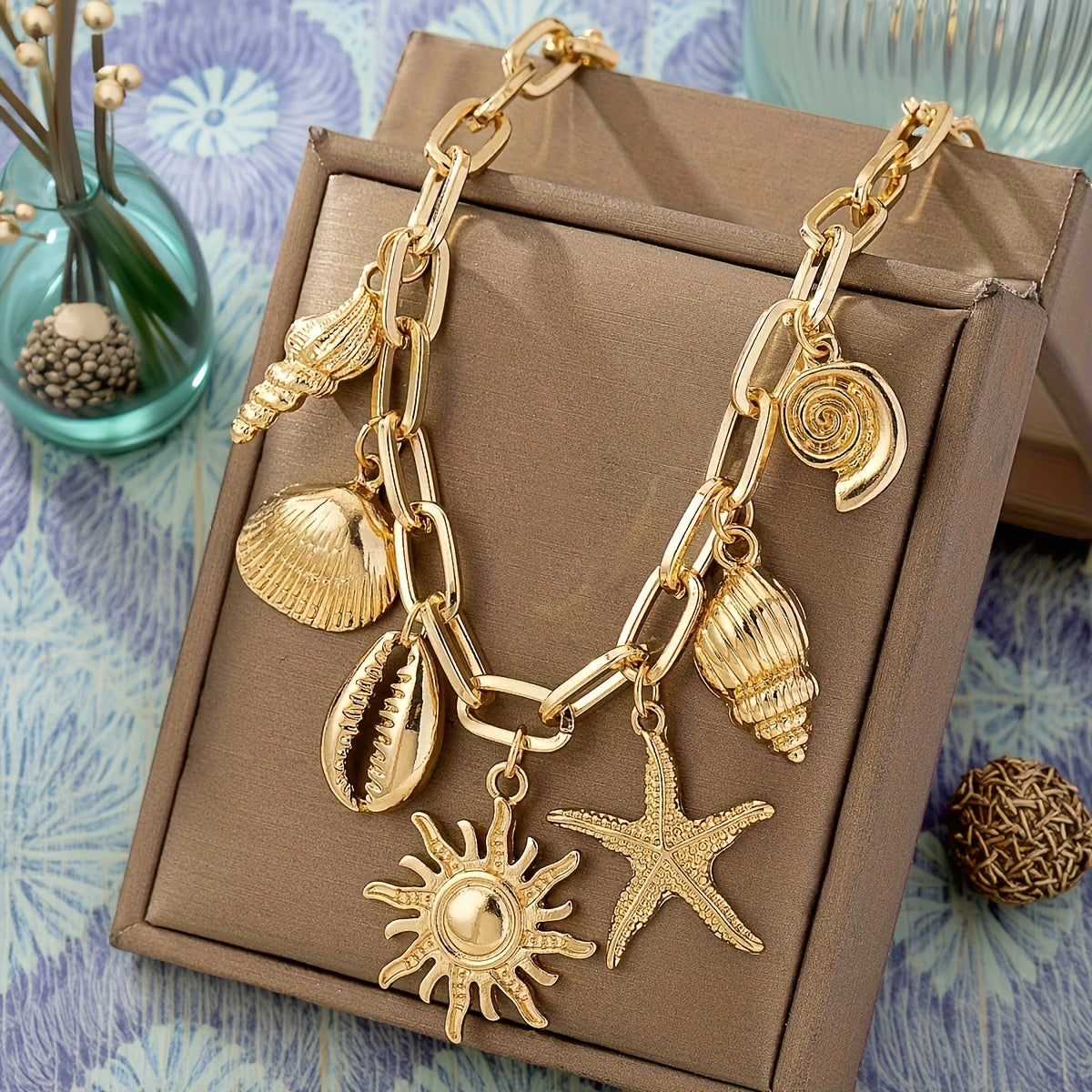 TEMU A , Thick Gold-plated Metal Wind, Mixed , Sun, Starfish, Shell, Bow, Pendant, Beach Party, Casual Daily, Versatile Temperament, Fashionable