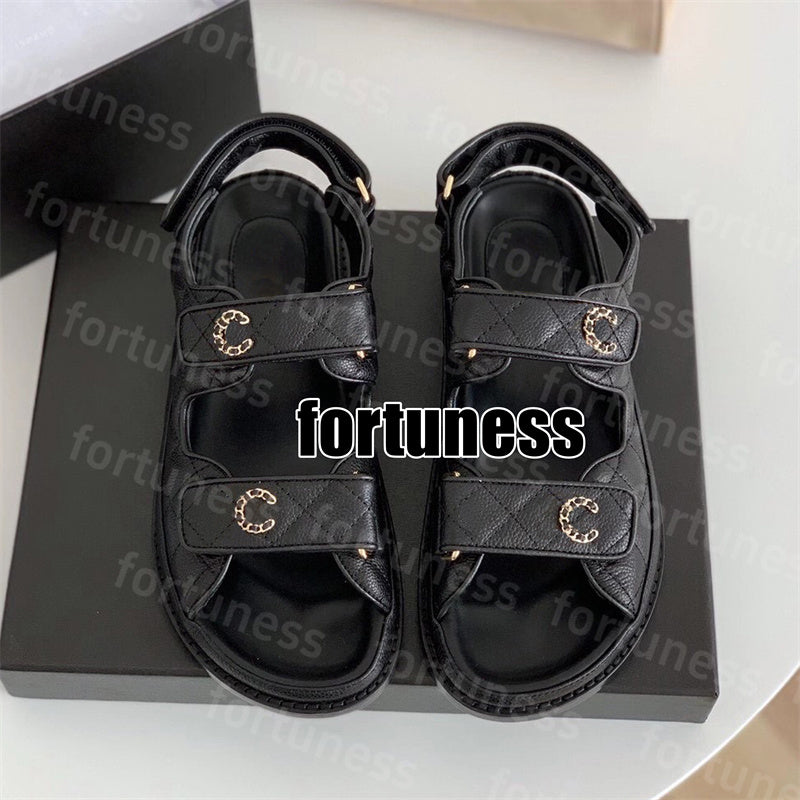 Women Summer Calfskin Dad Sandals Quilted Summer Designer Sandles Shoes bottom flip flopscasual beach sandal real leather top quality