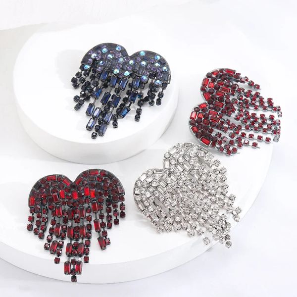 Dmari Designer Luxury Jewelry For Clothing Blood Black Rhinestone Heart Shape Lapel Pins Long Thread Tassel Brooch Women Brooch
